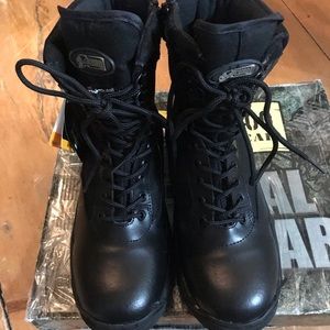 NWT Unisex black voodoo tactical boots